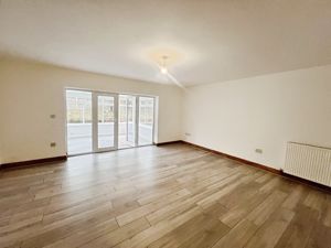 Lounge- click for photo gallery